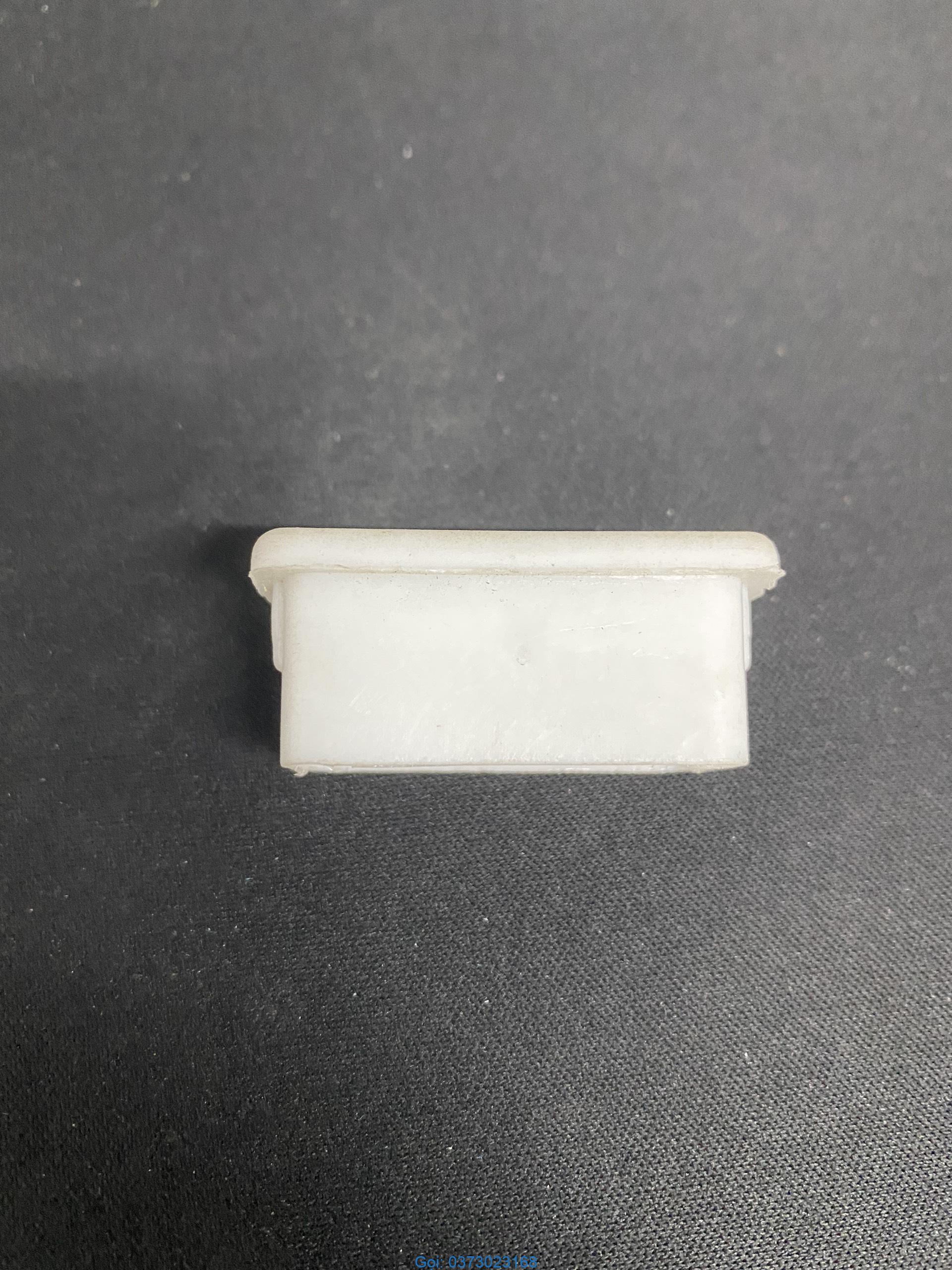z4154639439770_e7914a4dd34857de8d22c2888a680eea nắp chụp nhựa 20x40