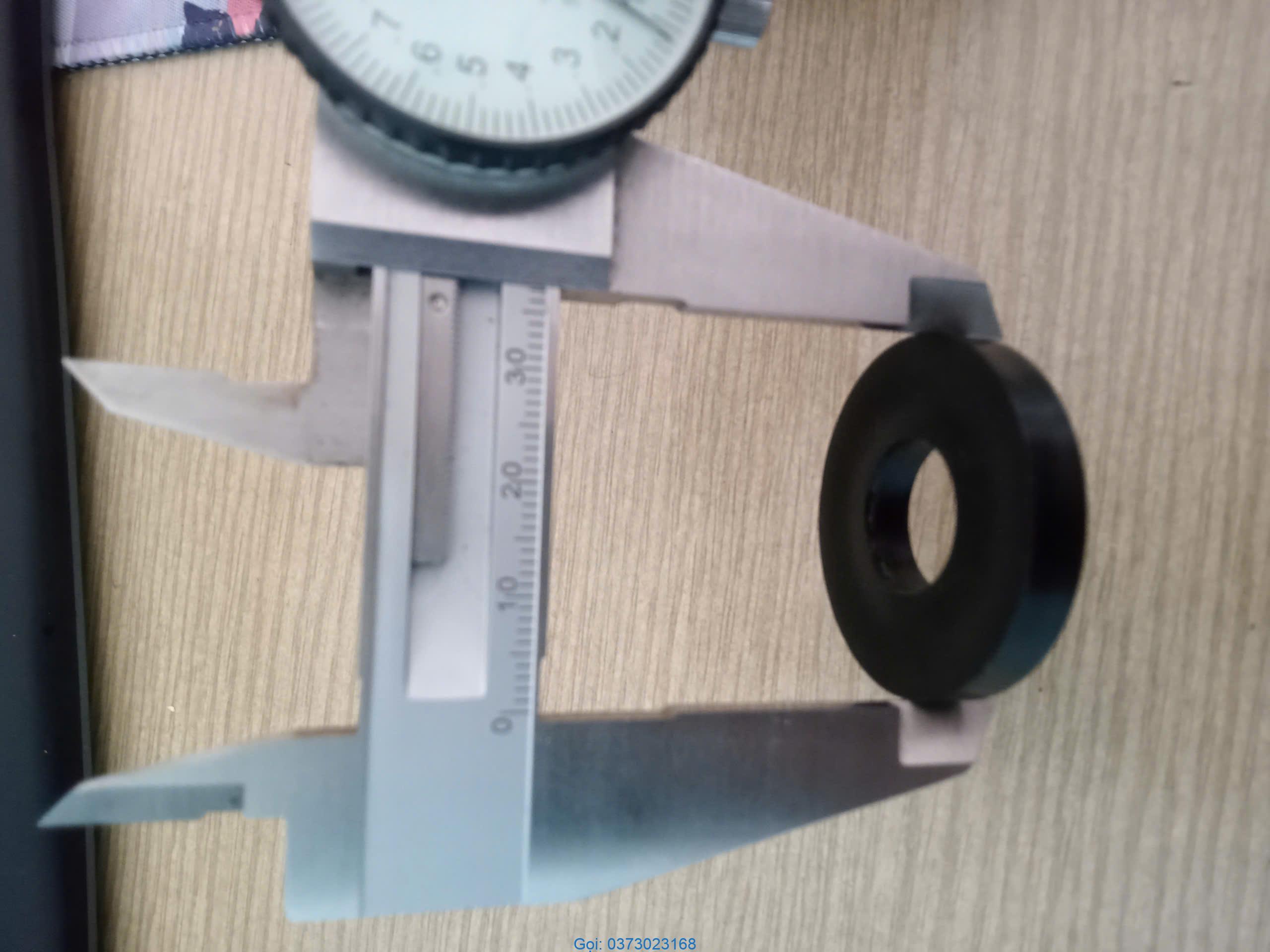 Long đền nhựa đen 